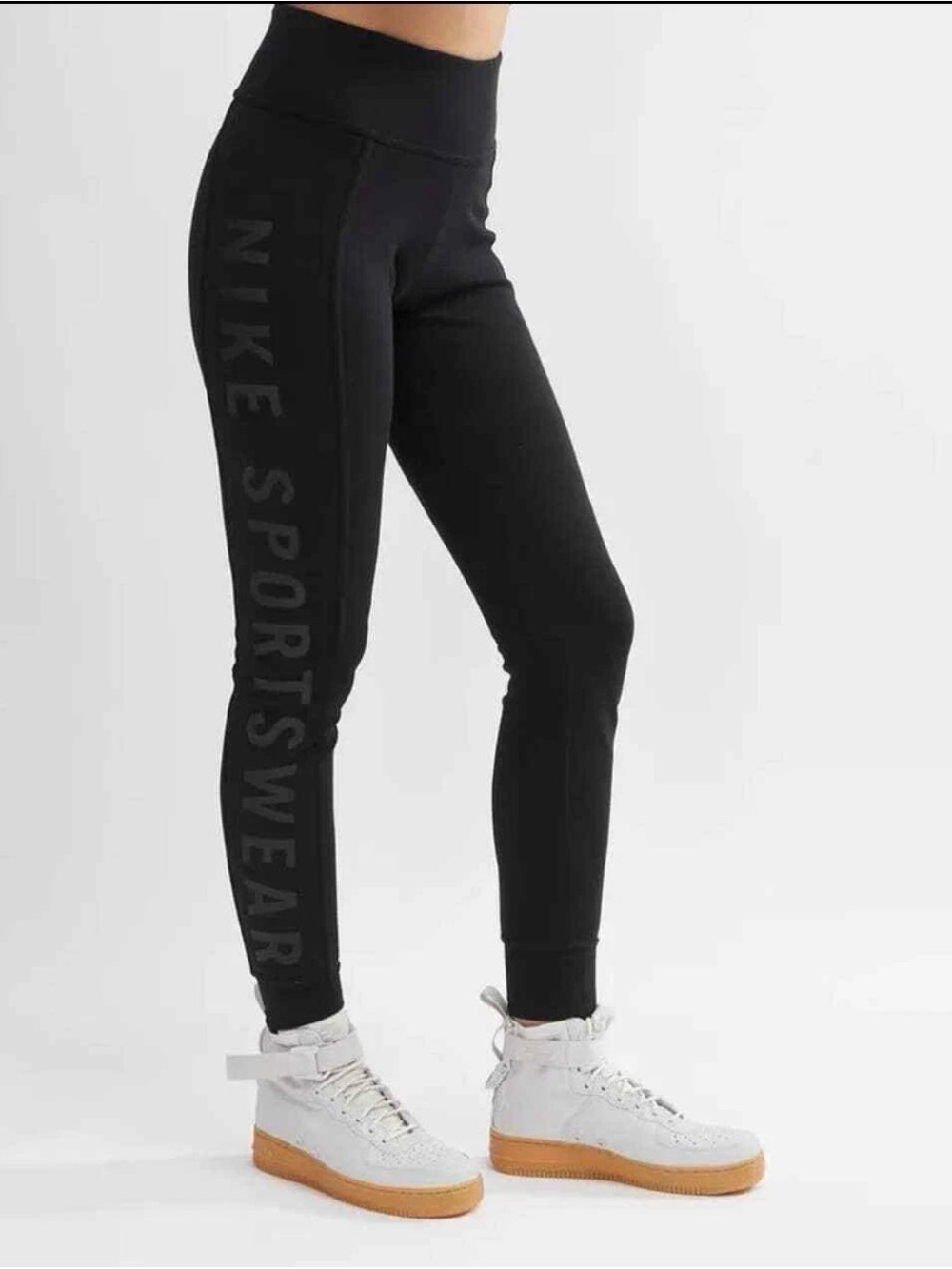 Nike Black Women's Track Joggers with Subtle Logo size L (AA123)